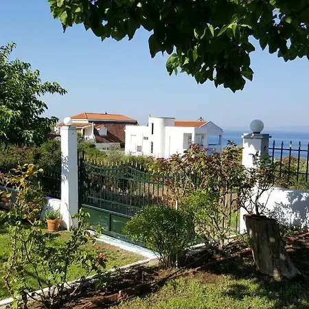 펜션 Enjoy The Garden By The Beach